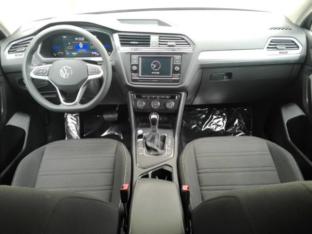 Used 2022 Volkswagen Tiguan S FWD image 3