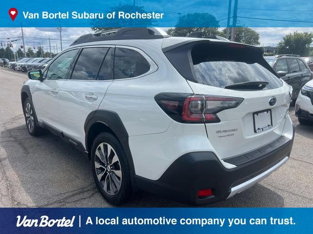 Used 2025 Subaru Outback Touring AWD/4WD image 4