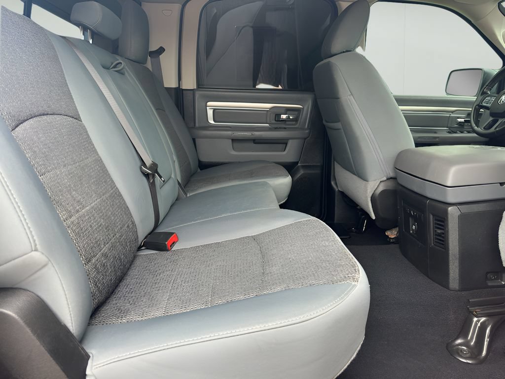 Used 2019 RAM 1500 Classic SLT AWD/4WD image 14