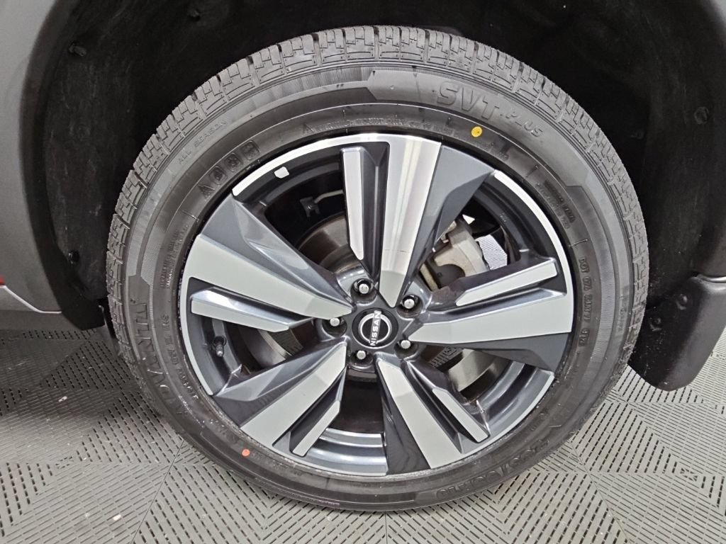 Used 2023 Nissan Rogue SL AWD/4WD image 41