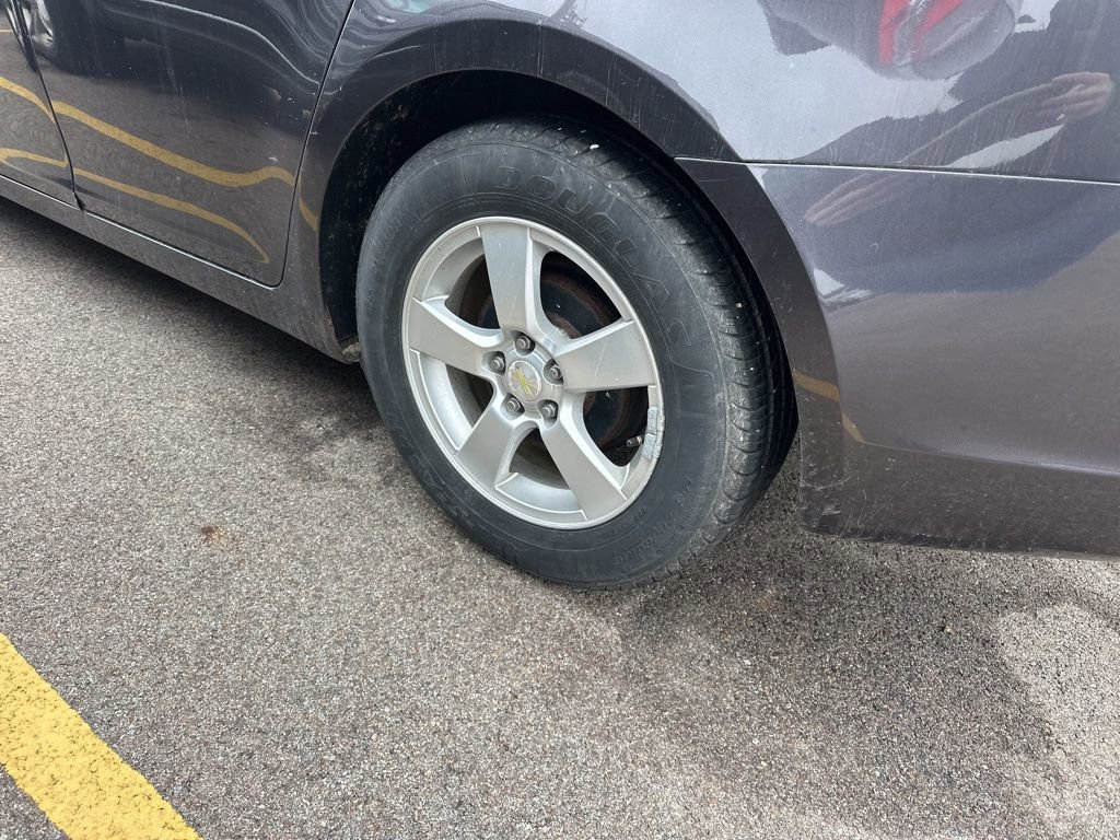 Used 2014 Chevrolet Cruze LT image 11