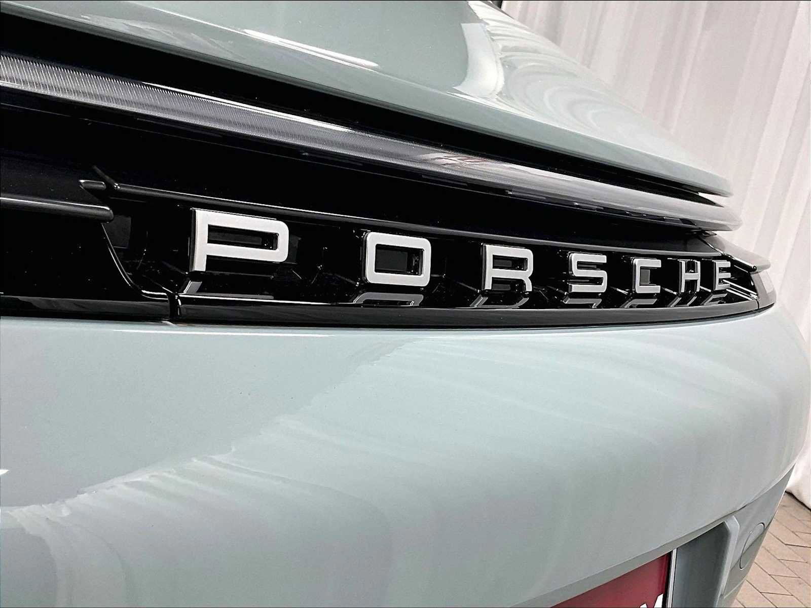 Used 2025 Porsche 911 Carrera image 33