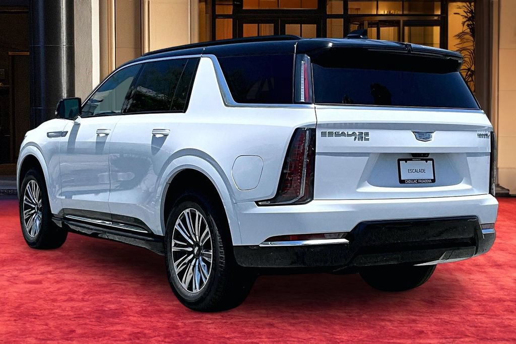 New 2026 Cadillac Escalade IQL Luxury w/ LPO, Floor Liner Package AWD/4WD image 4