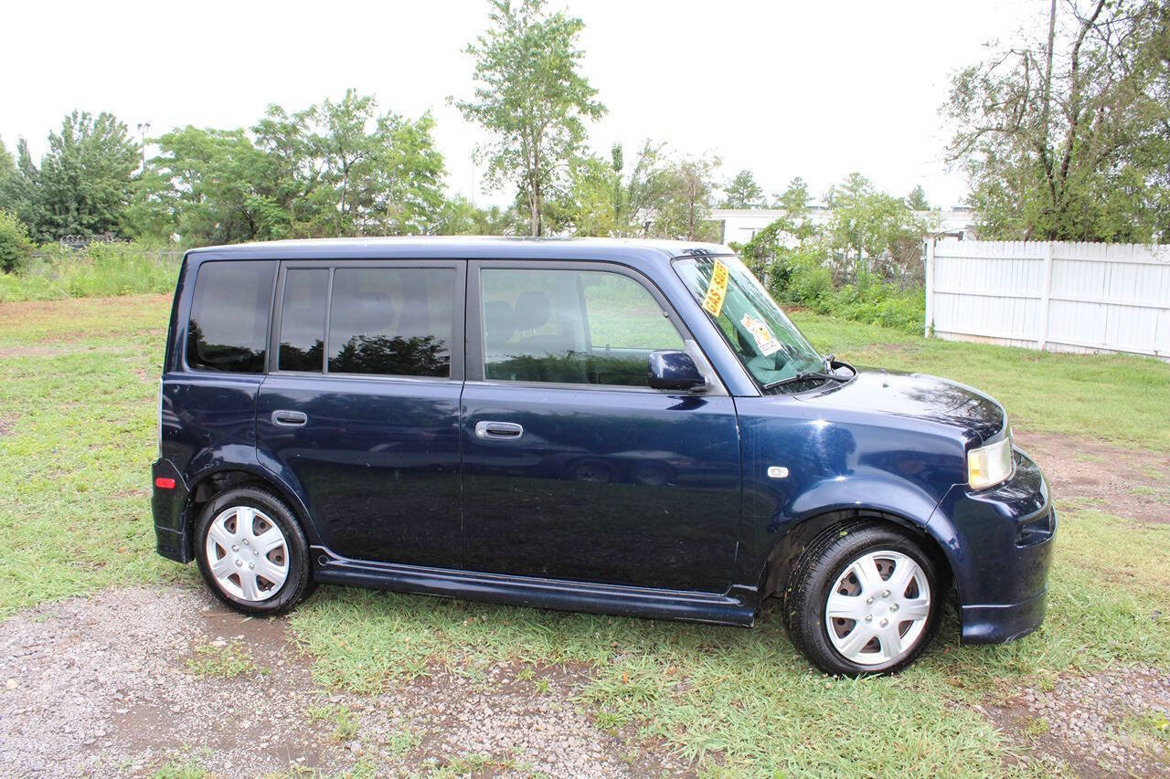 Used 2005 Scion xB FWD image 6