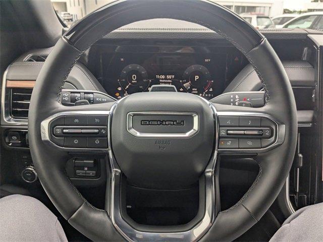 Used 2025 GMC Yukon XL Denali w/ Denali Reserve Package image 33