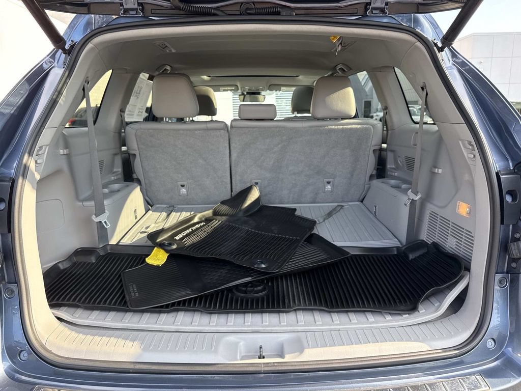 Used 2019 Toyota Highlander XLE AWD/4WD image 12