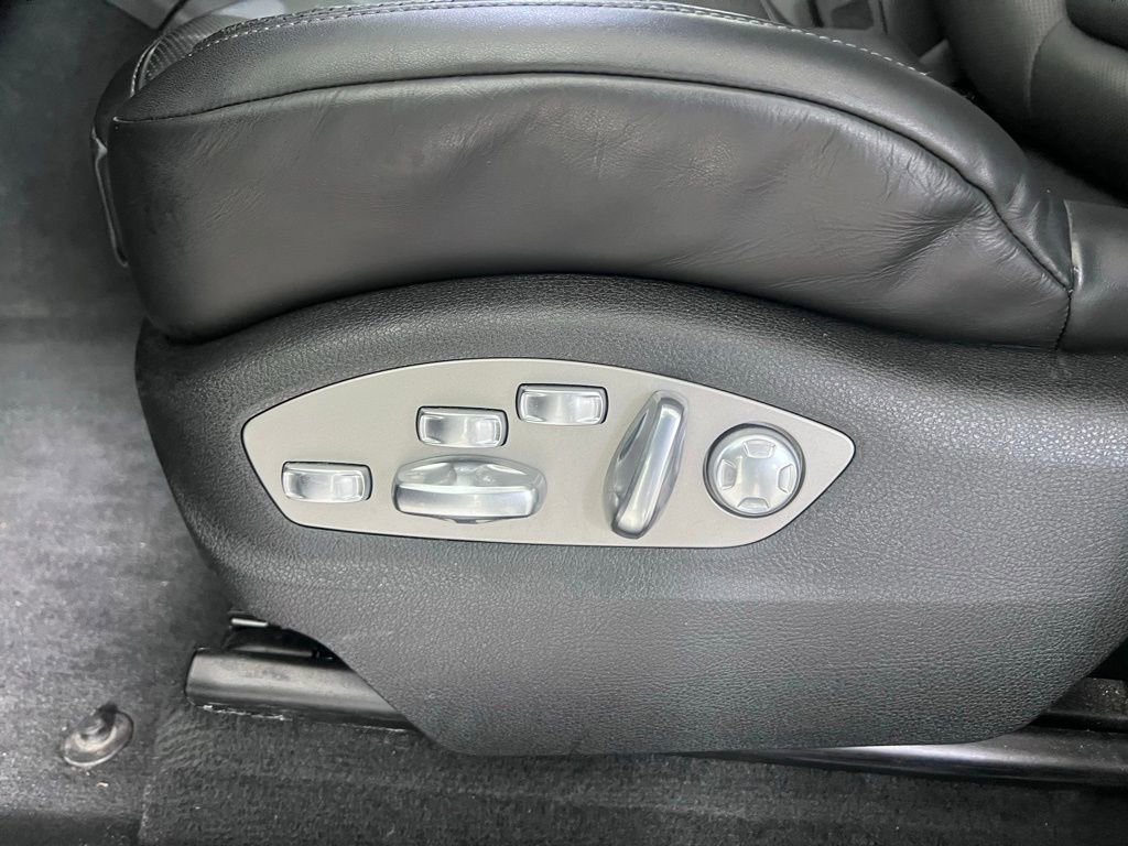 Certified 2023 Porsche Macan GTS w/ Premium Package Plus AWD/4WD image 29