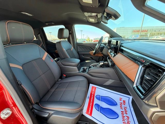 Used 2024 GMC Canyon AT4 w/ Technology Package image 21