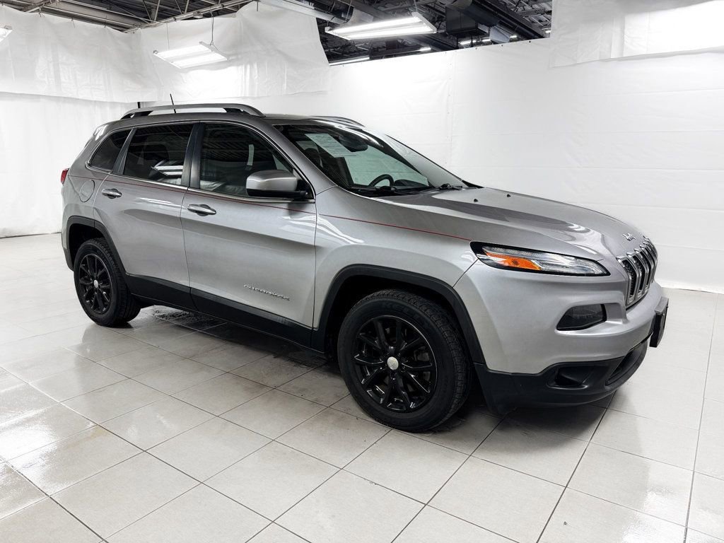 Used 2018 Jeep Cherokee Latitude FWD image 7