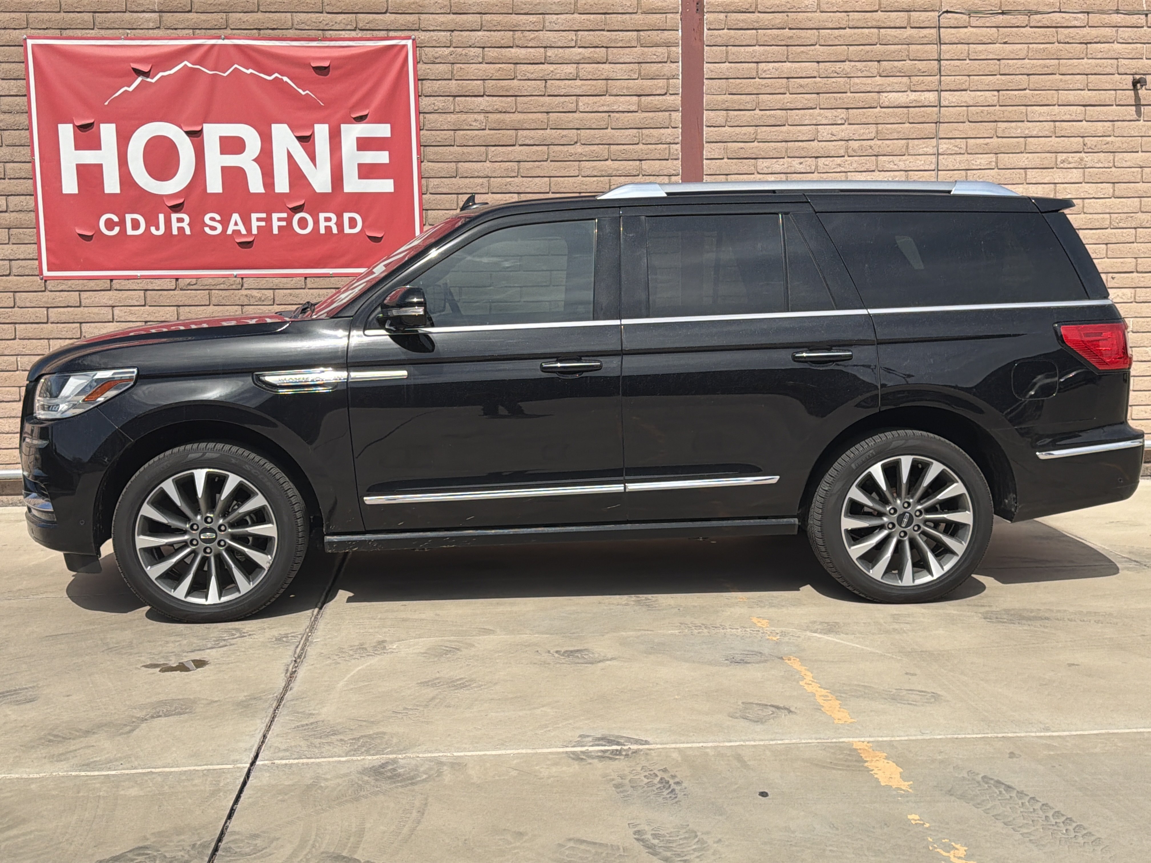 Used 2021 Lincoln Navigator Reserve RWD image 2