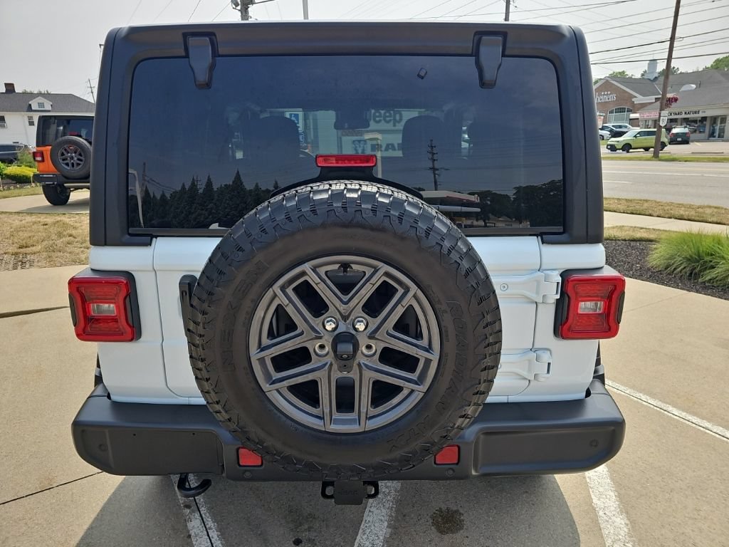 Certified 2025 Jeep Wrangler Sport AWD/4WD image 13