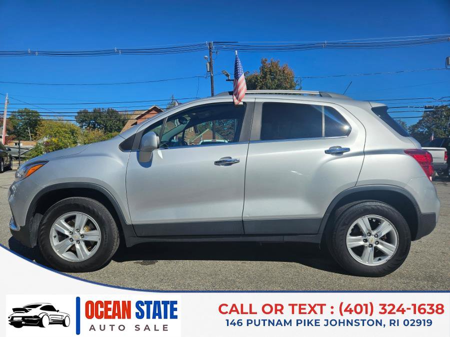 Used 2017 Chevrolet Trax LT w/ LT Convenience Package image 2