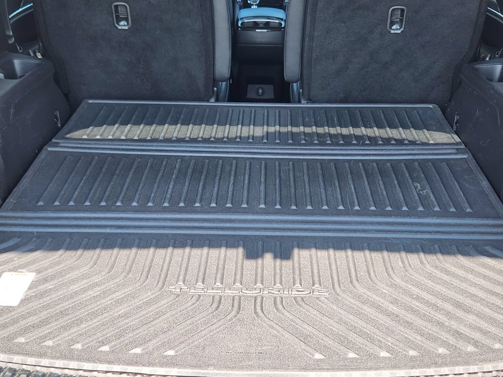 Used 2020 Kia Telluride SX w/ Towing Package AWD/4WD image 14