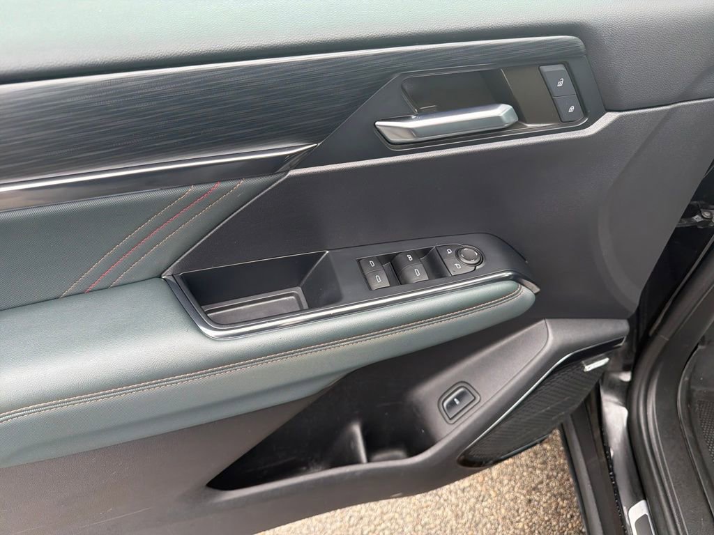 Used 2024 GMC Acadia AT4 image 11