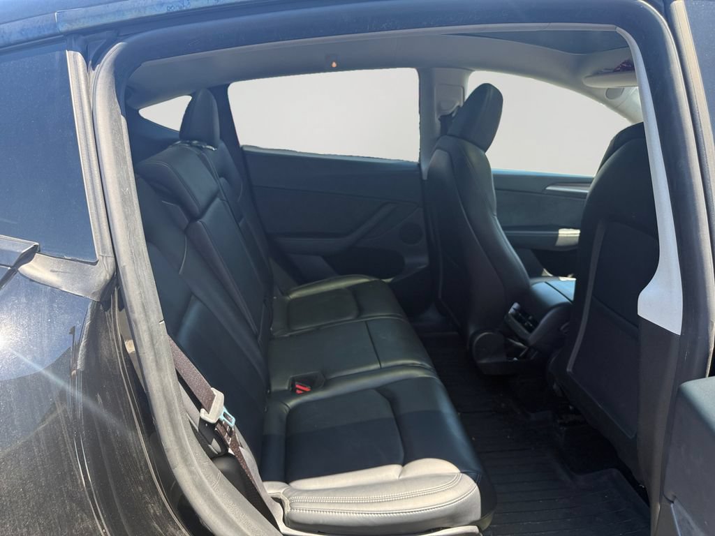 Used 2024 Tesla Model Y Long Range AWD/4WD image 12