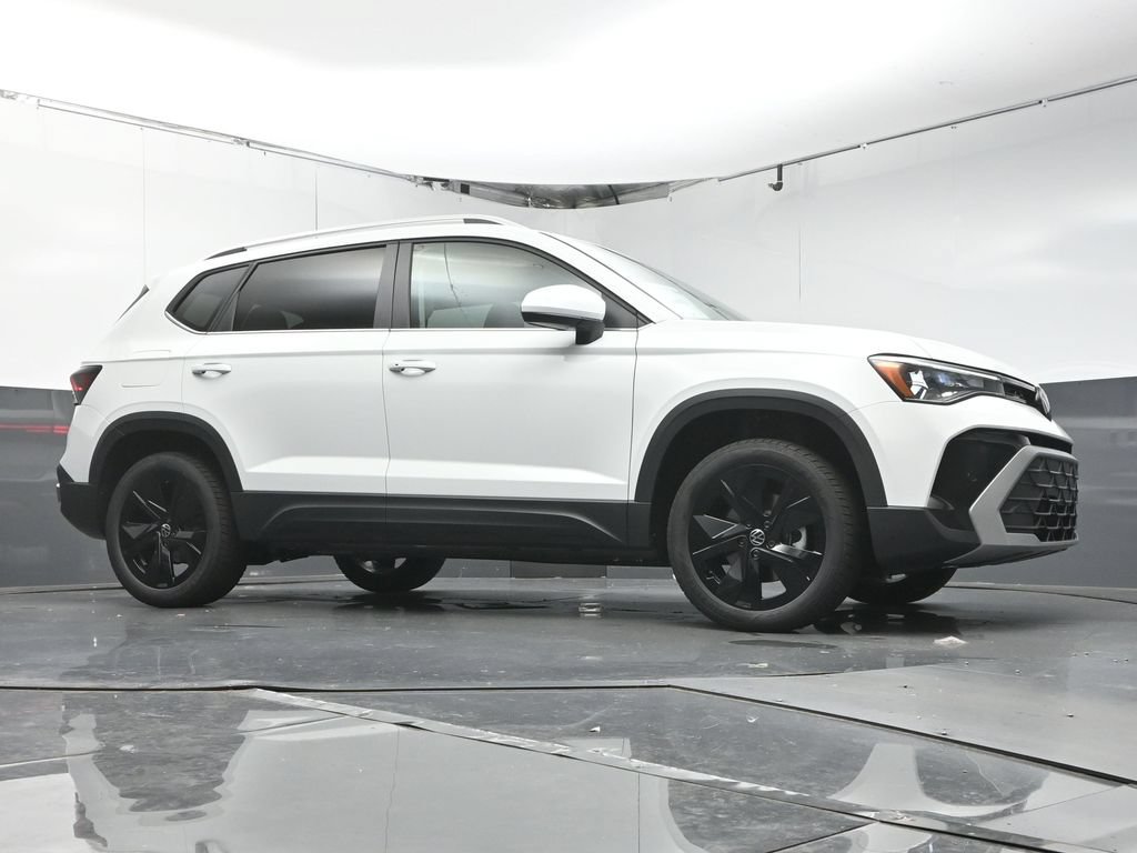 New 2026 Volkswagen Taos SE FWD image 31