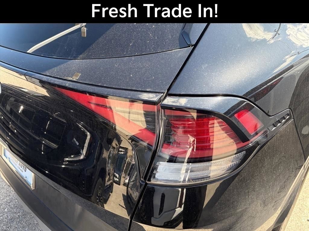 Certified 2023 Kia Sportage EX image 9