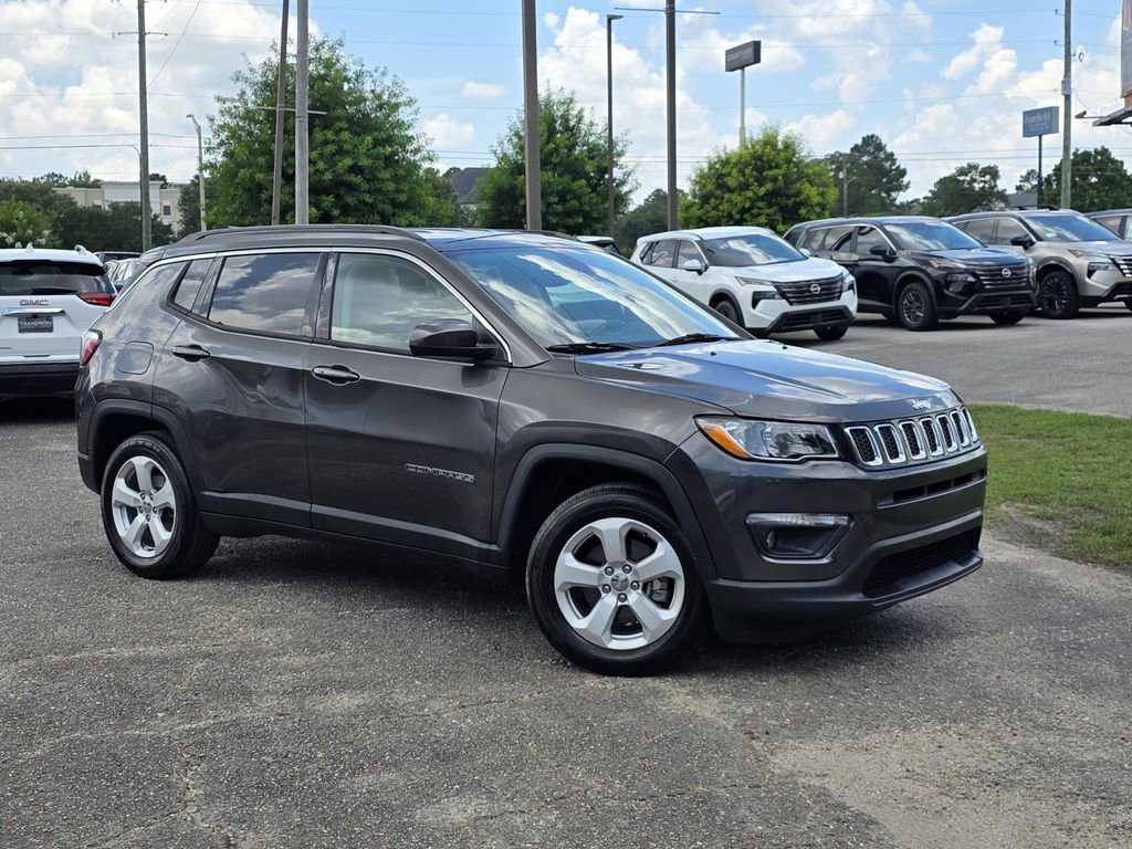 Used 2019 Jeep Compass Latitude FWD image 2