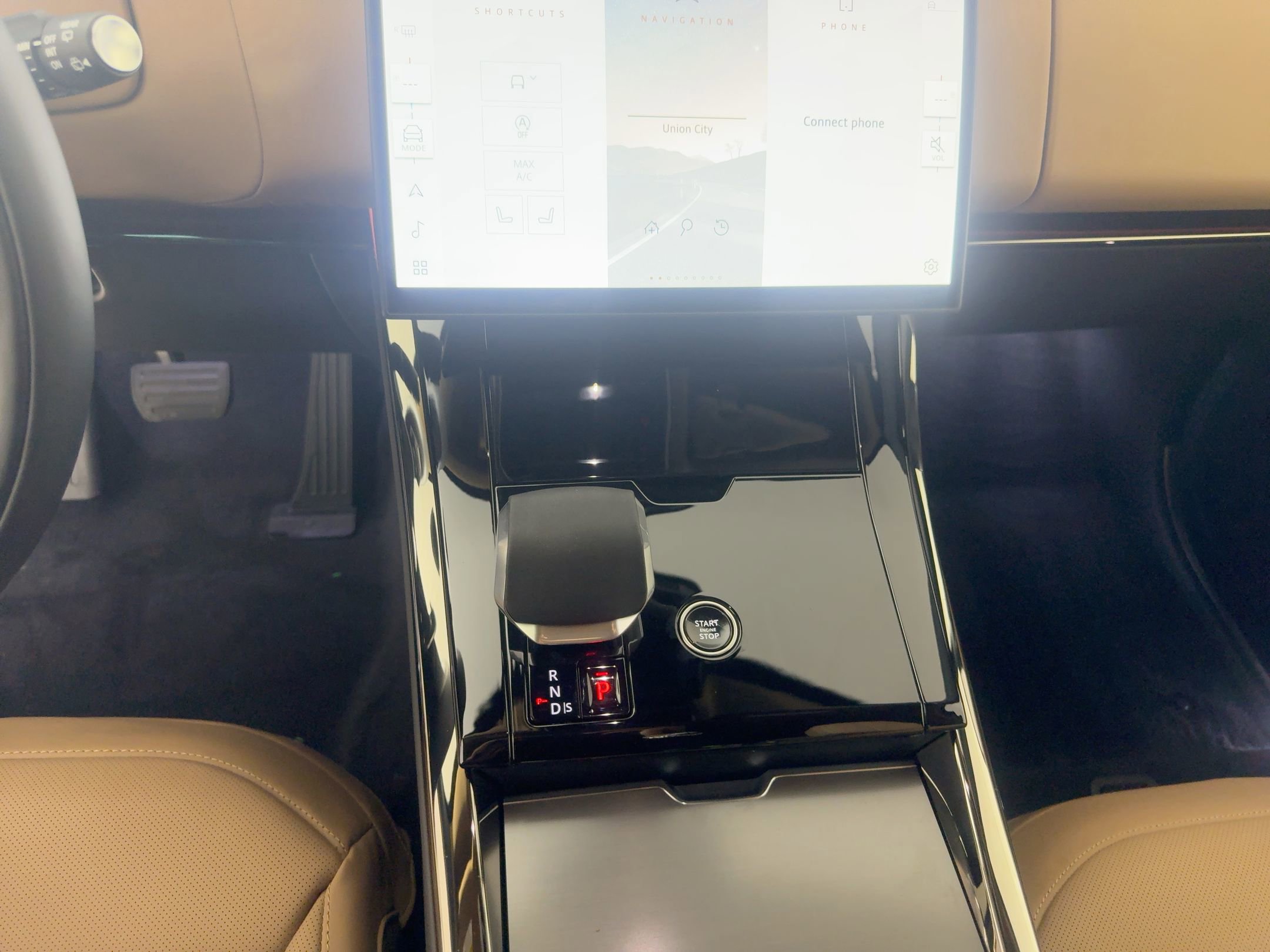 New 2025 Land Rover Range Rover Sport SE image 17