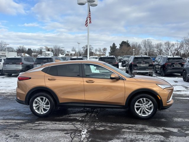 Used 2024 Buick Envista Preferred w/ Convenience I Package image 4