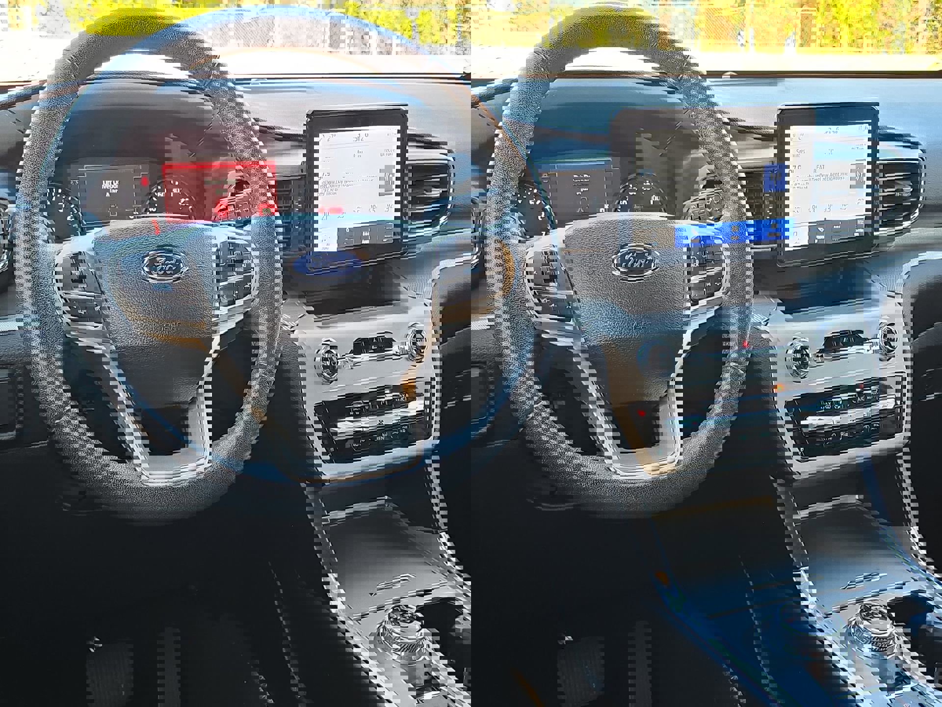 Used 2022 Ford Explorer XLT w/ Equipment Group 202A image 15