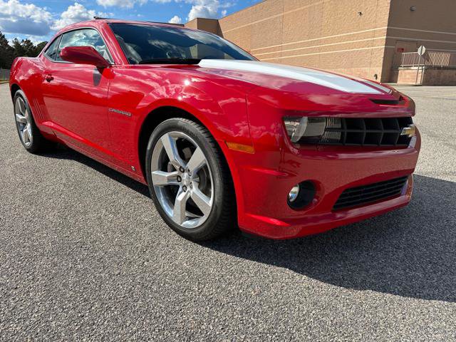 Used 2010 Chevrolet Camaro SS w/ White Stripe Package image 3