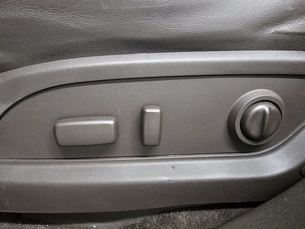 Used 2014 Buick Enclave Leather FWD image 16