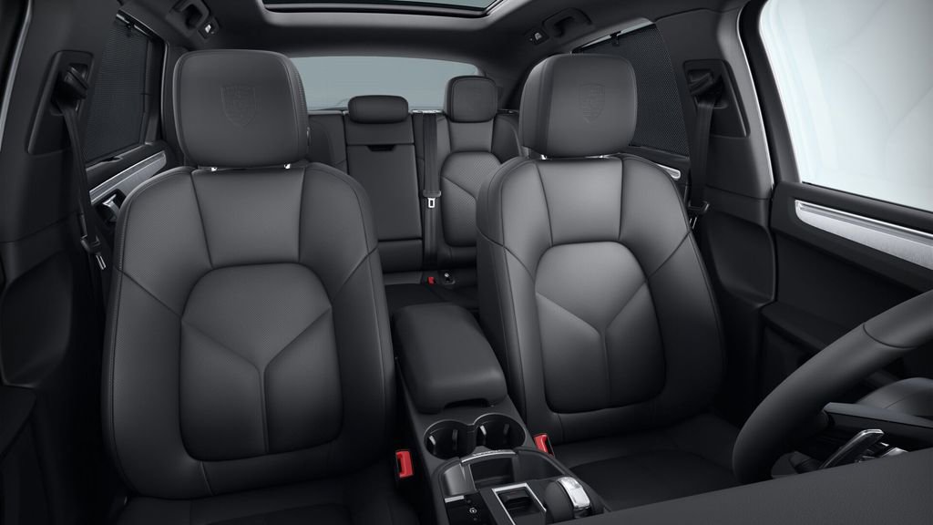 Certified 2026 Porsche Macan AWD/4WD image 11