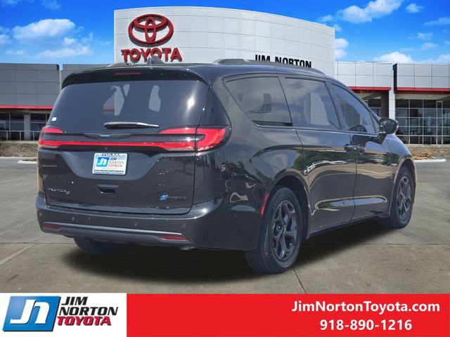 Used 2021 Chrysler Pacifica Limited w/ Premium & Safety Sphere Group FWD image 8
