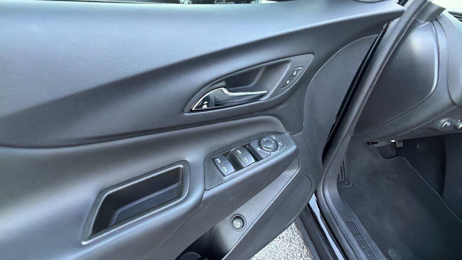 Used 2024 Chevrolet Equinox LT FWD image 16