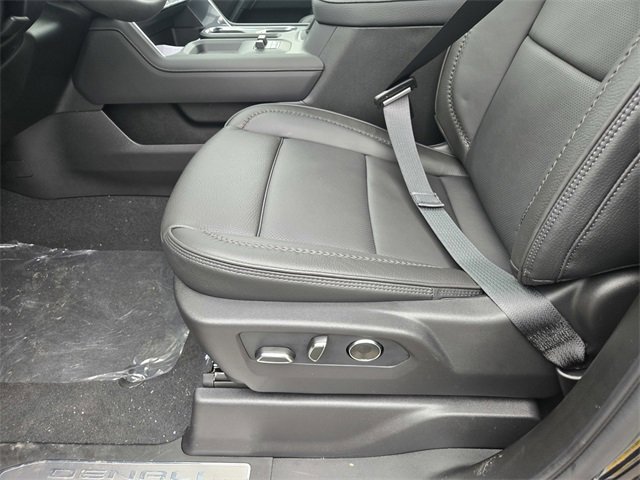 New 2026 GMC Sierra 3500 Denali w/ Denali Reserve Package image 23