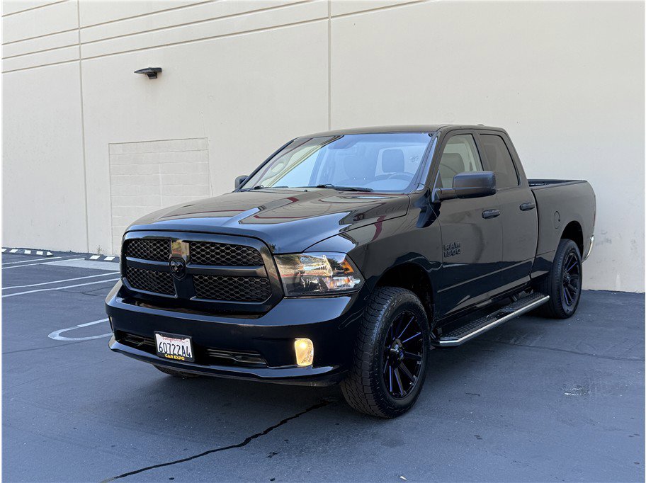 Used 2018 RAM 1500 Express w/ Black Ram 1500 Express Group AWD/4WD image 4