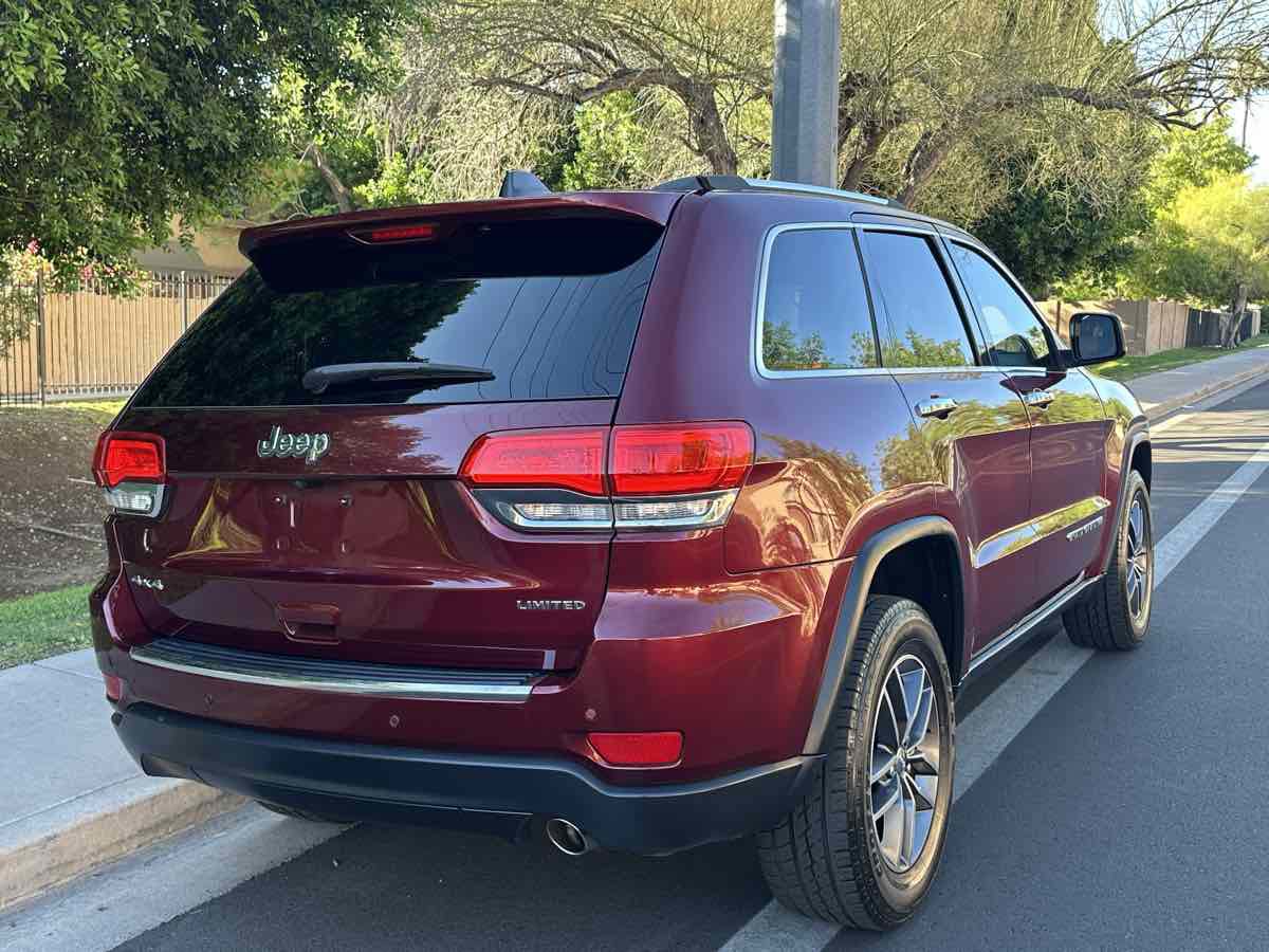 Used 2017 Jeep Grand Cherokee Limited w/ Luxury Group II AWD/4WD image 8