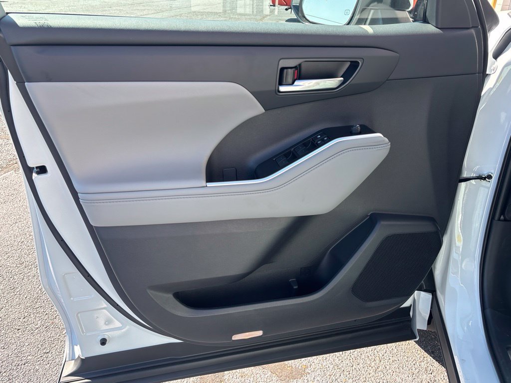 New 2026 Toyota Highlander XLE AWD/4WD image 7