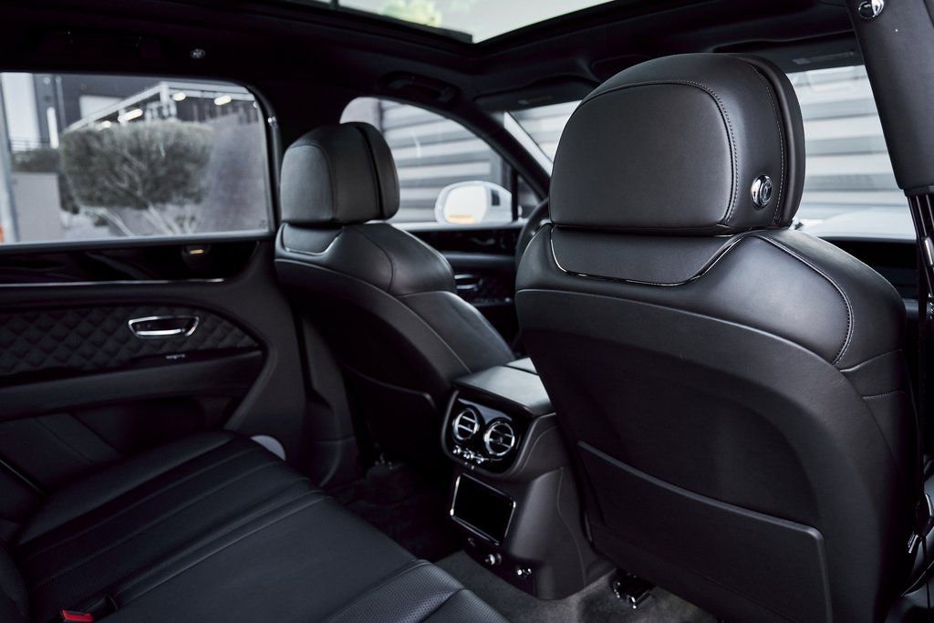 Used 2022 Bentley Bentayga image 37