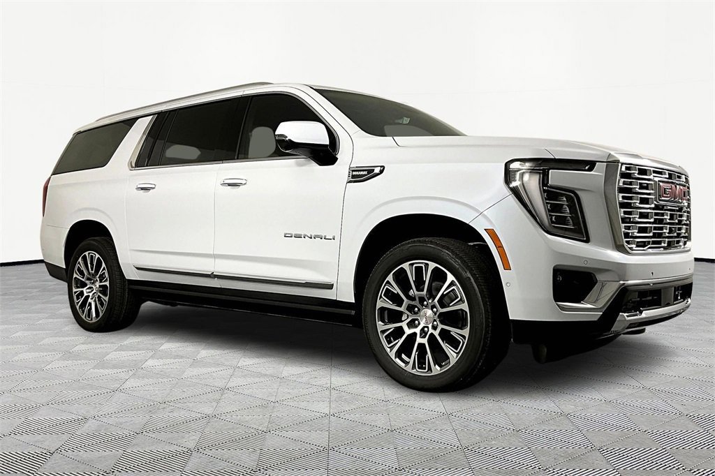 New 2026 GMC Yukon XL Denali w/ Denali Reserve Package image 3