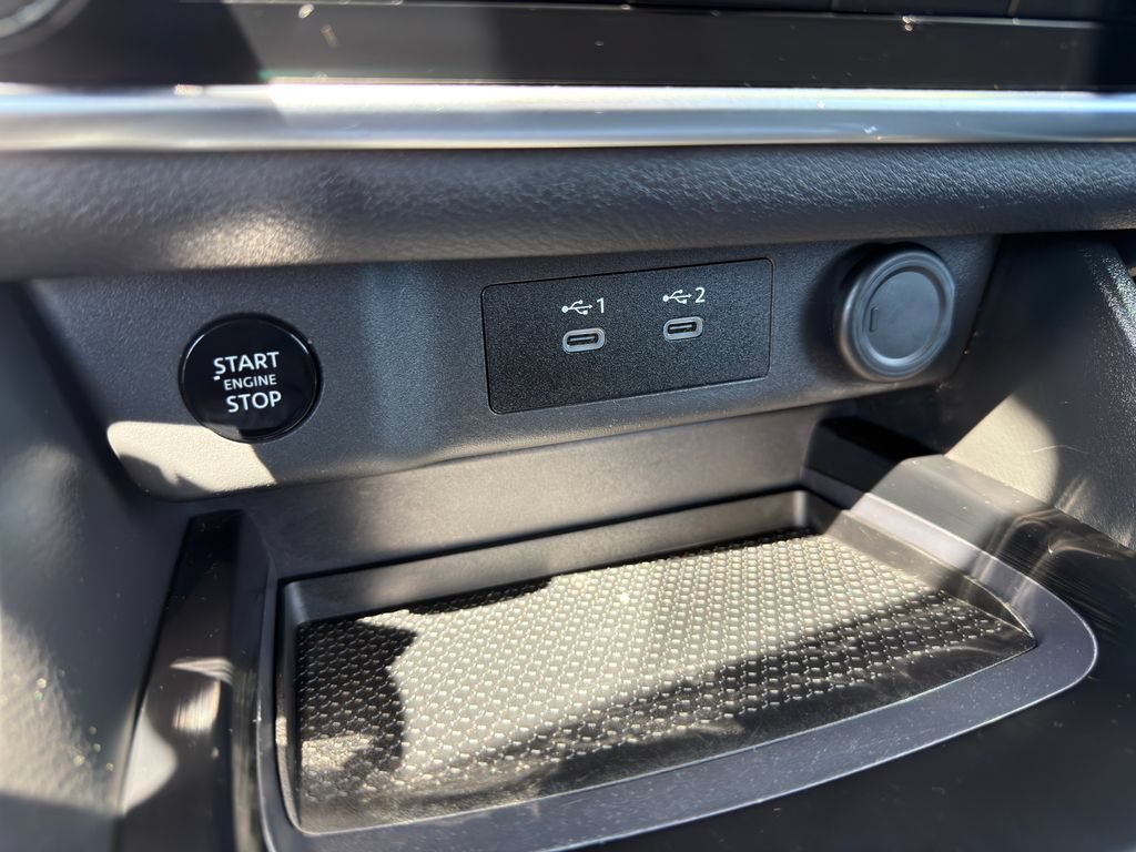 Used 2024 Nissan Rogue S FWD image 27