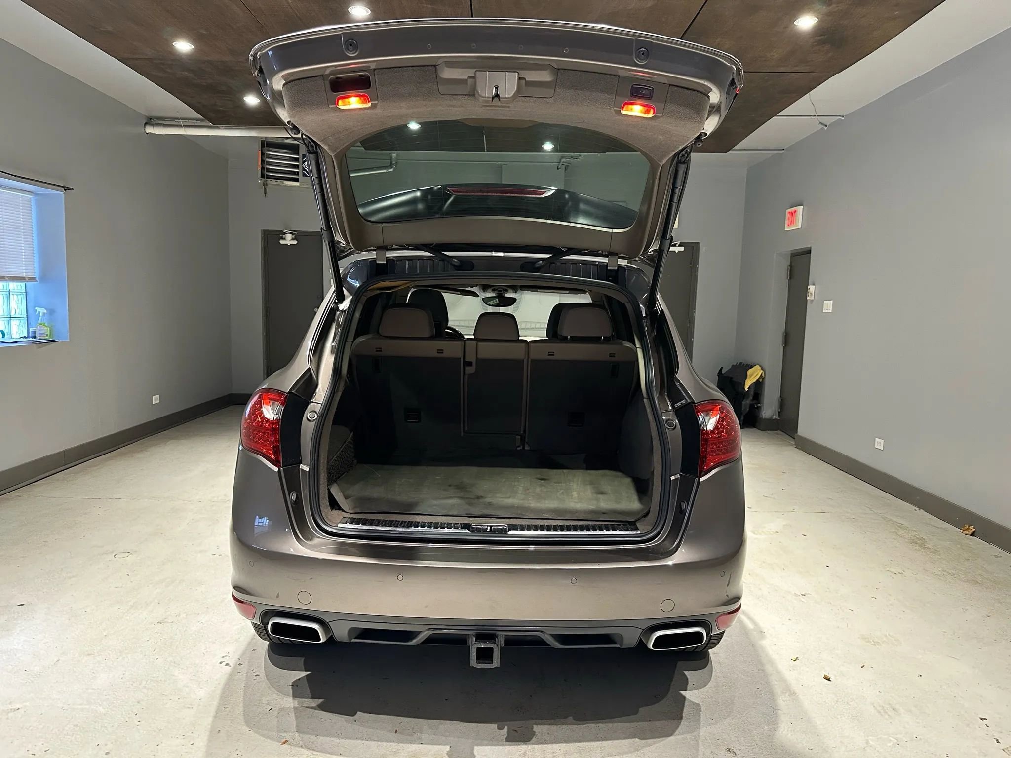 Used 2013 Porsche Cayenne S image 32