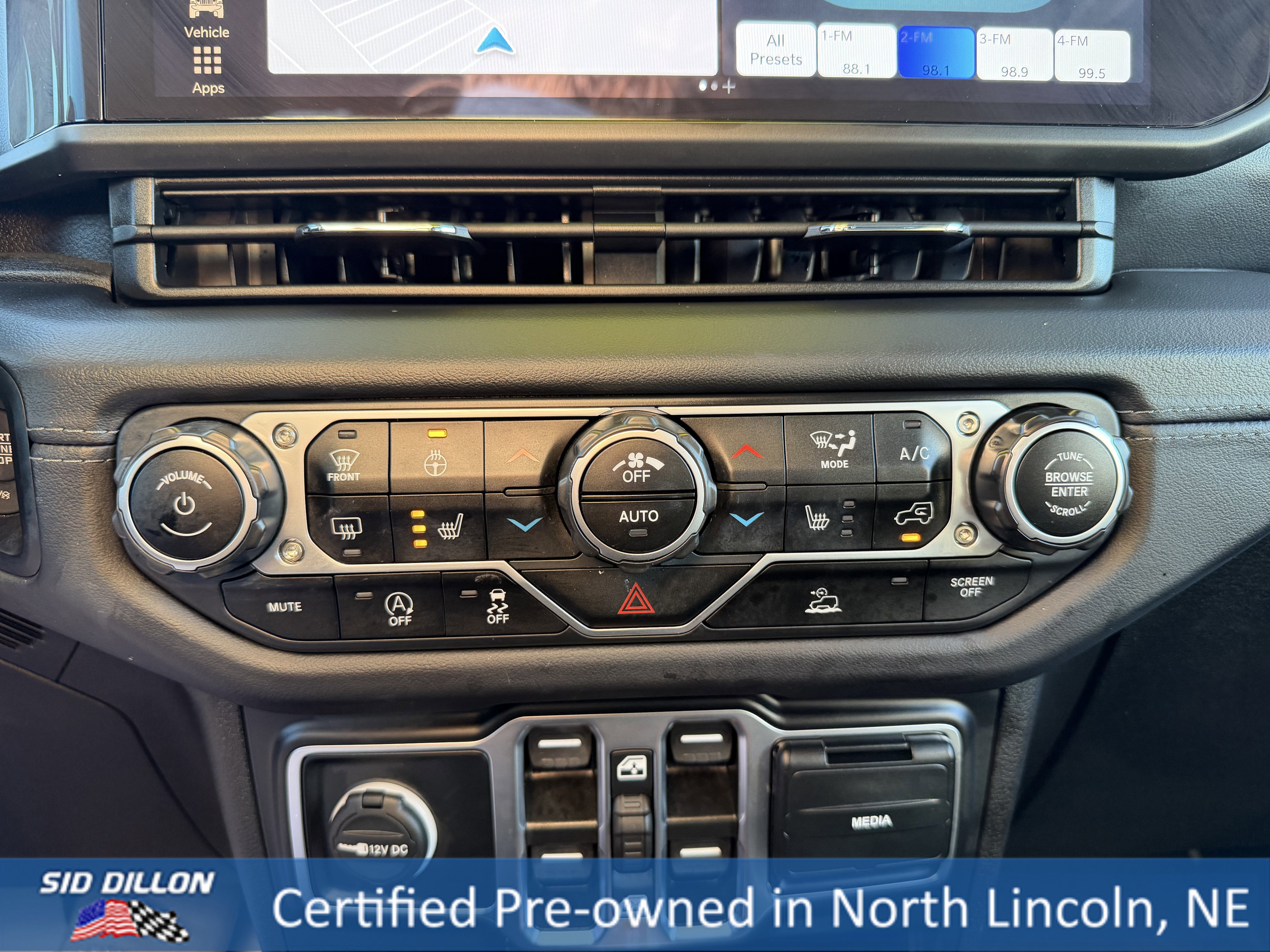 Used 2024 Jeep Wrangler Sahara w/ Technology Group image 17