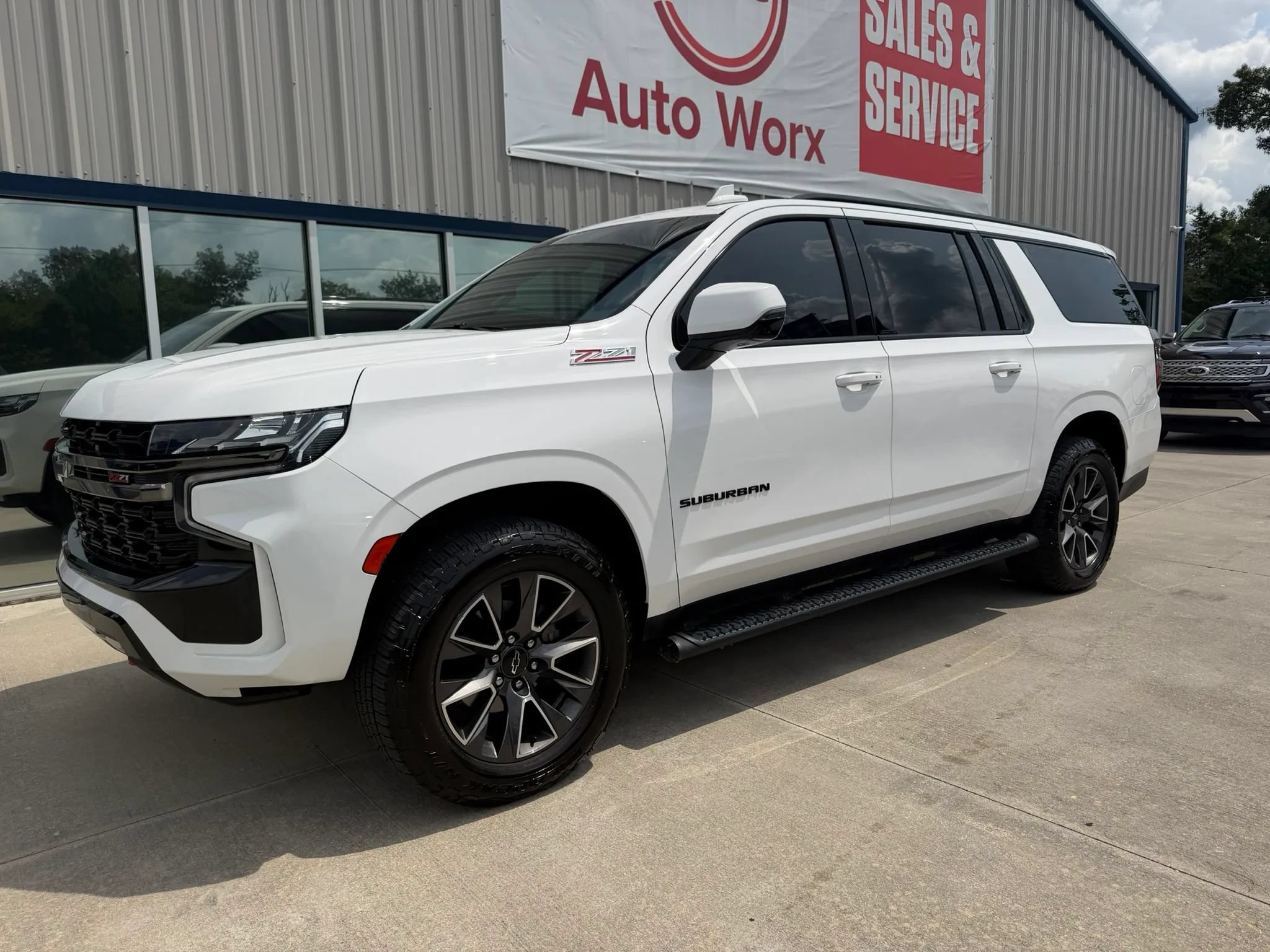 Used 2021 Chevrolet Suburban Z71 w/ Luxury Package AWD/4WD image 22