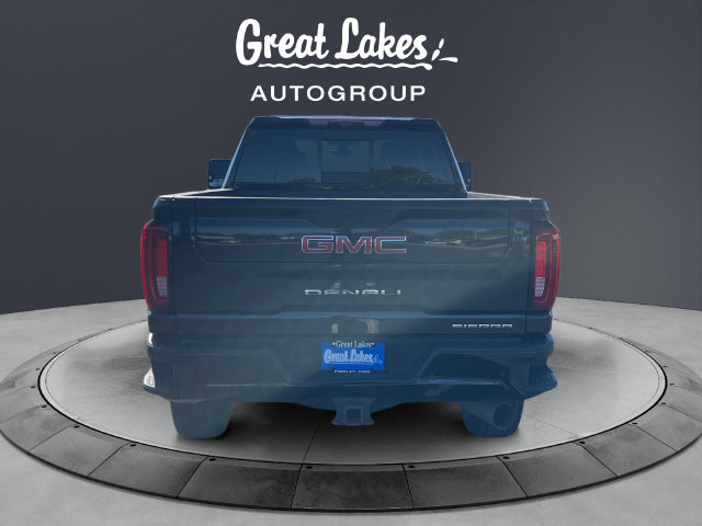 Used 2022 GMC Sierra 2500 Denali w/ Denali Black Diamond Edition AWD/4WD image 4