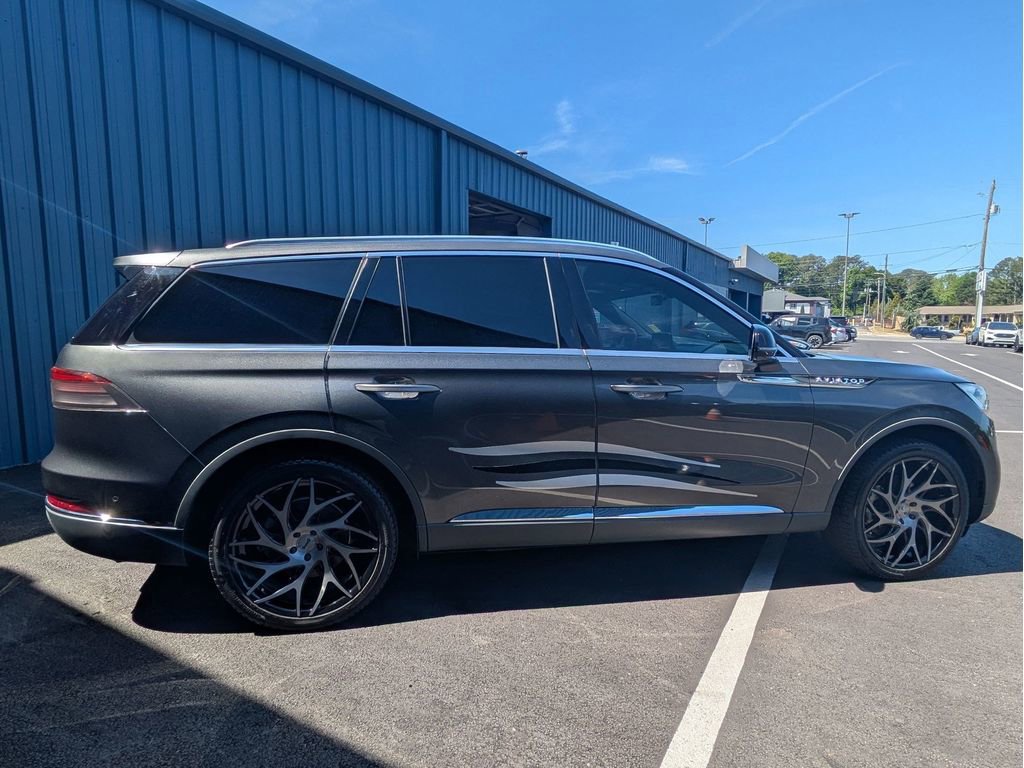 Used 2020 Lincoln Aviator Reserve w/ Equipment Group 202A image 4
