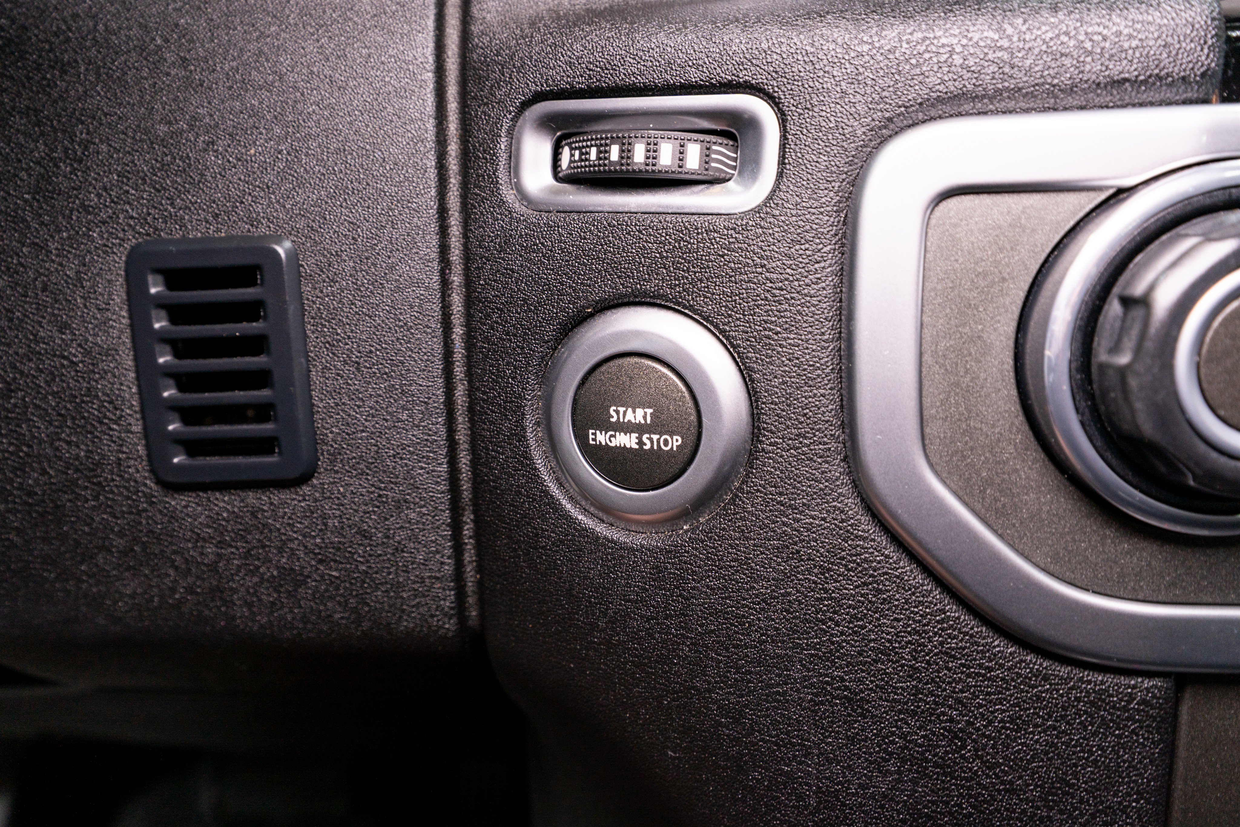 Used 2016 Land Rover LR4 HSE LUX image 33