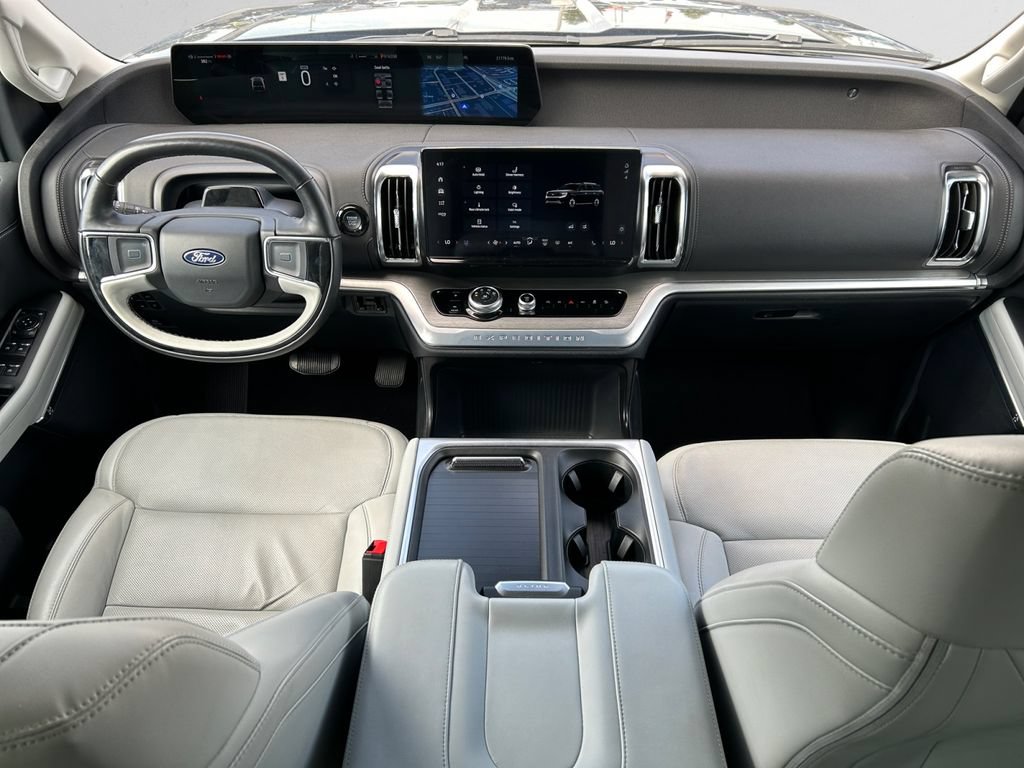 Used 2025 Ford Expedition Max Platinum w/ Driver's Package AWD/4WD image 9