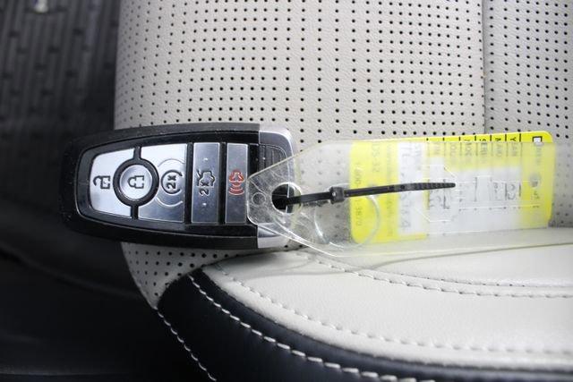 Used 2025 Ford Mustang GT Premium image 8