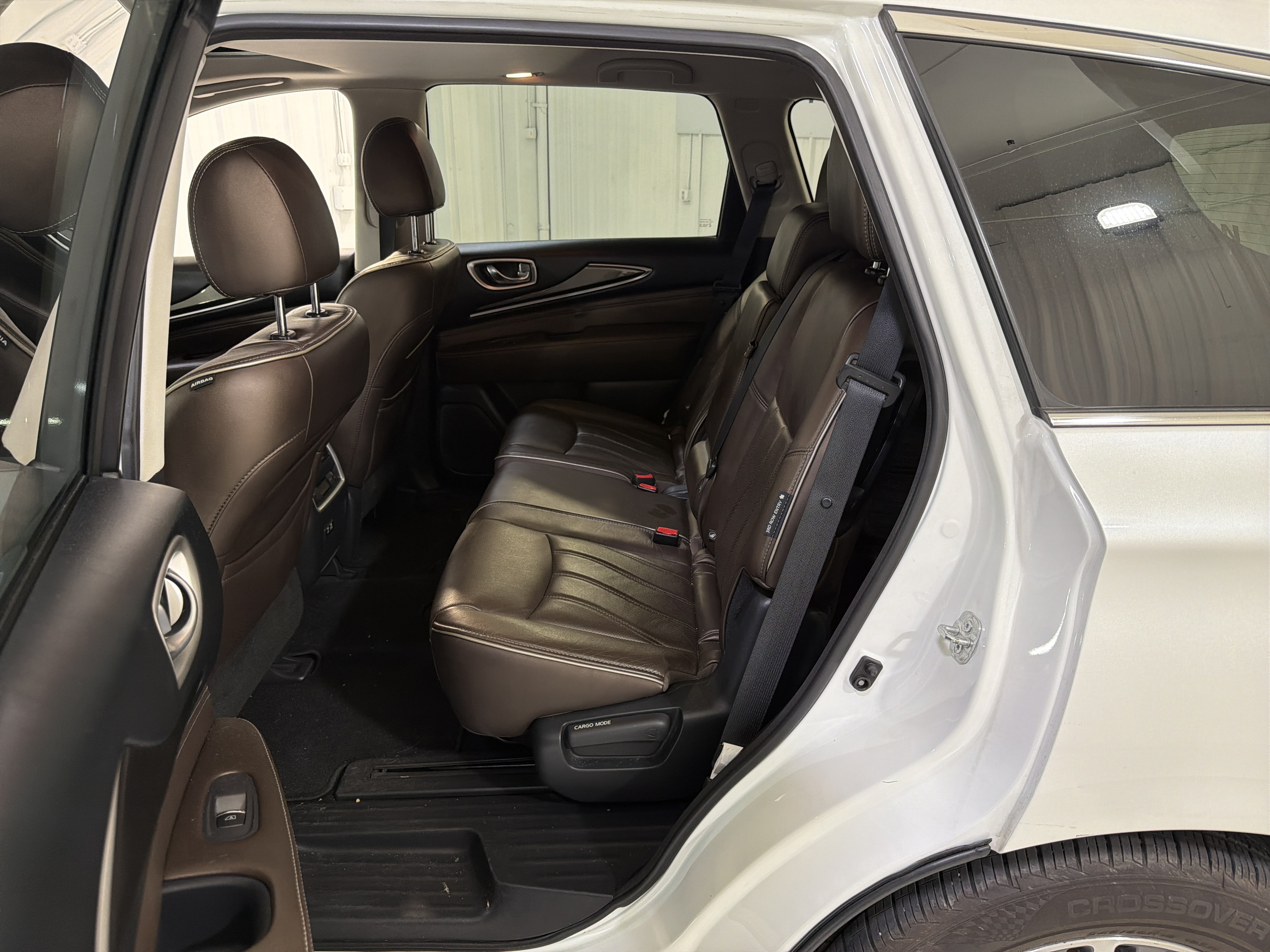 Used 2020 INFINITI QX60 Luxe w/ Essential Package FWD image 12
