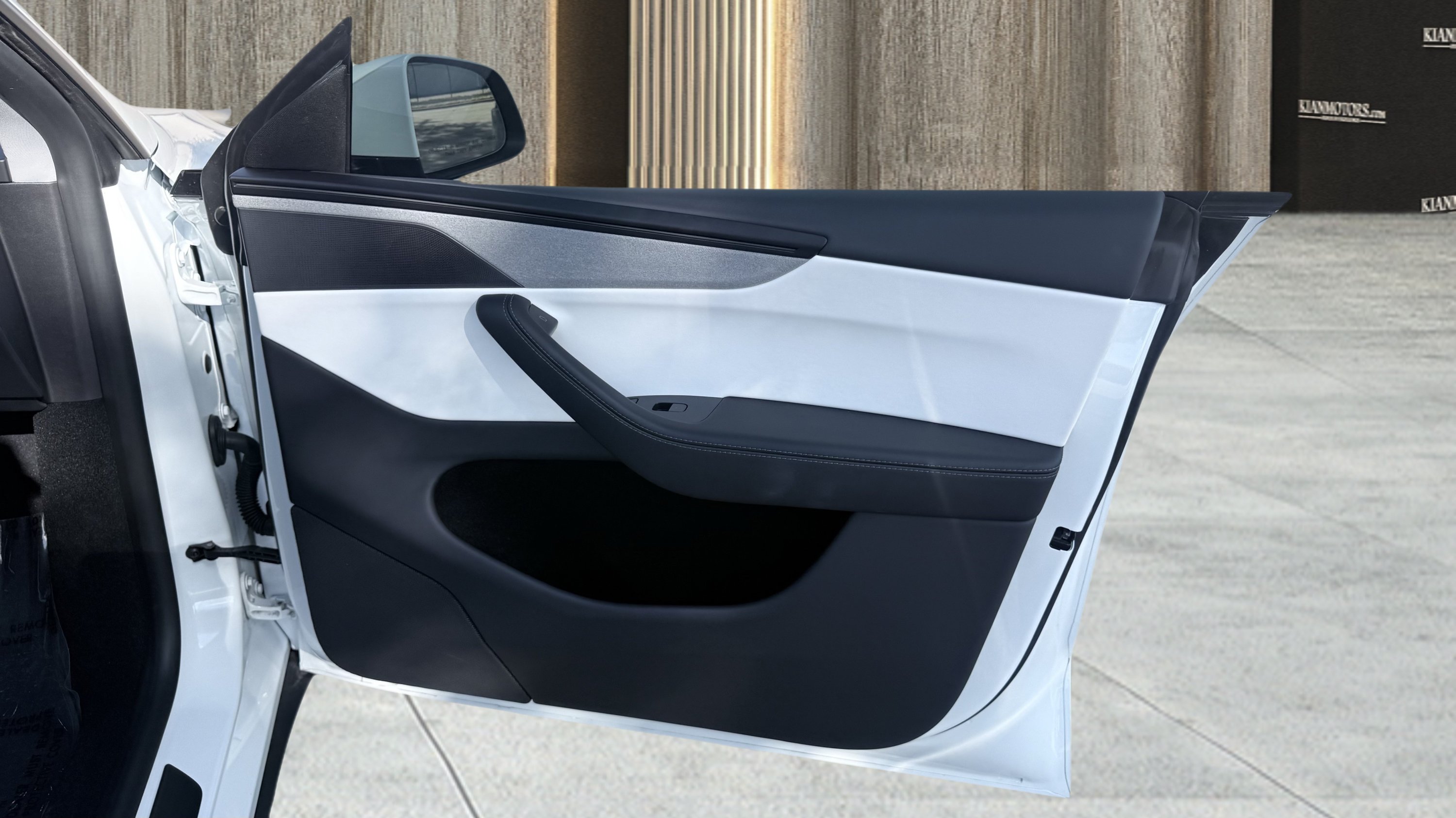 Used 2026 Tesla Model Y 2WD image 38