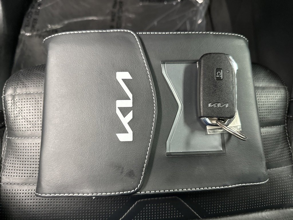 Used 2022 Kia Telluride SX w/ SX Prestige Package image 44