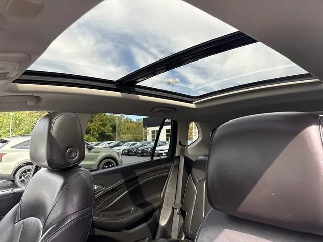 Used 2019 Buick Envision Essence FWD image 13