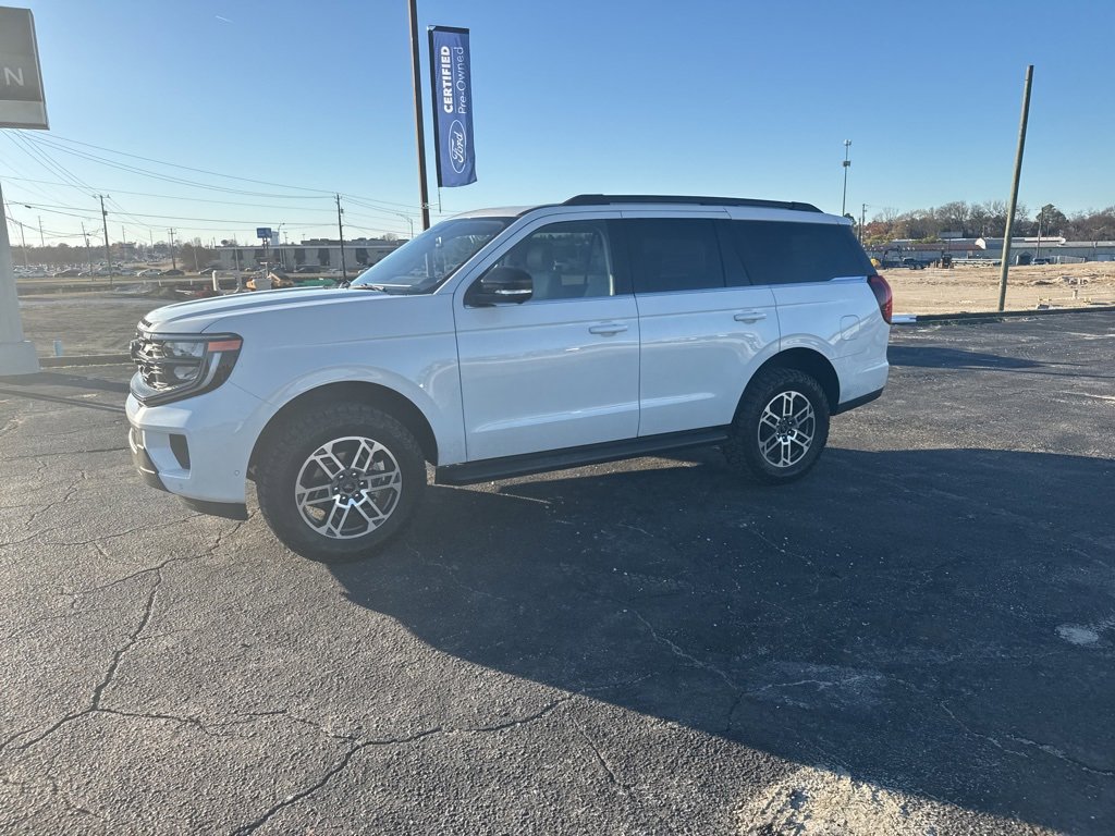 Used 2025 Ford Expedition Active image 8